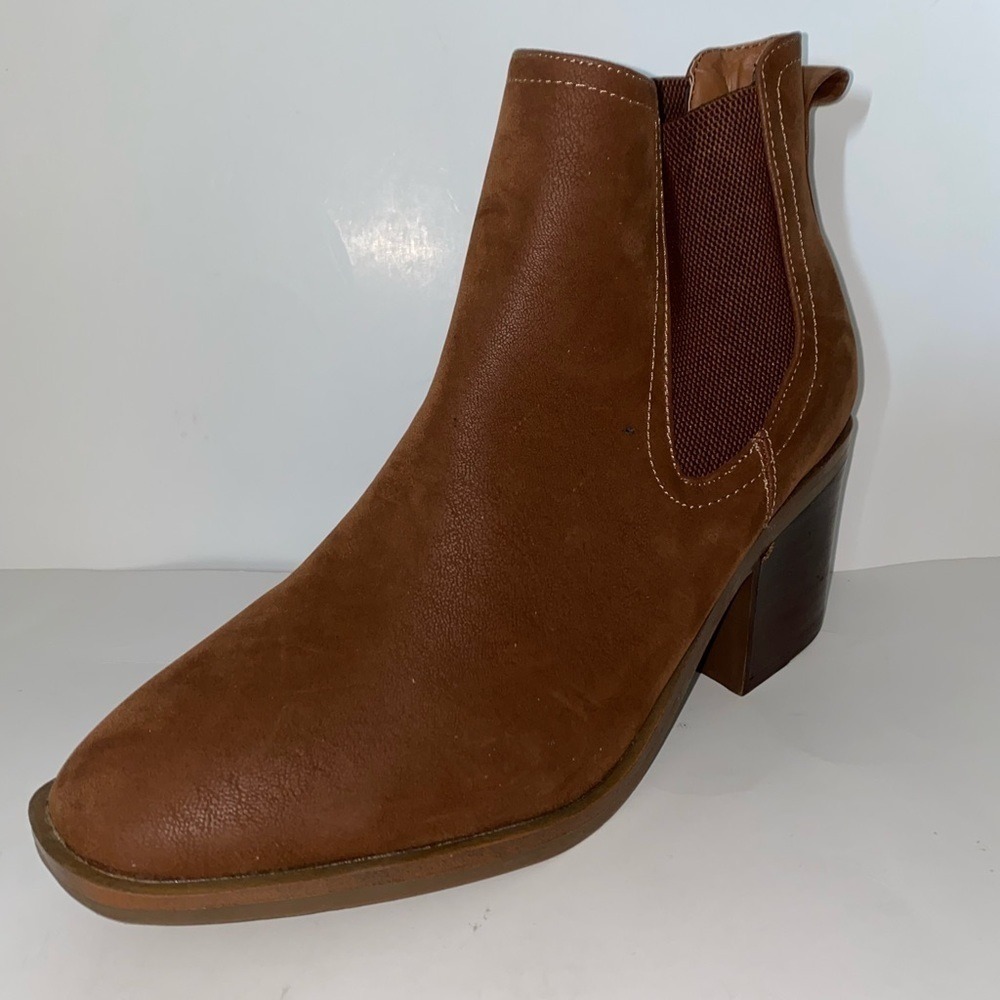 NEW Mia Smyth Cognac Faux Leather Heeled Ankle Bootie Pull On Women 9M Outdoor